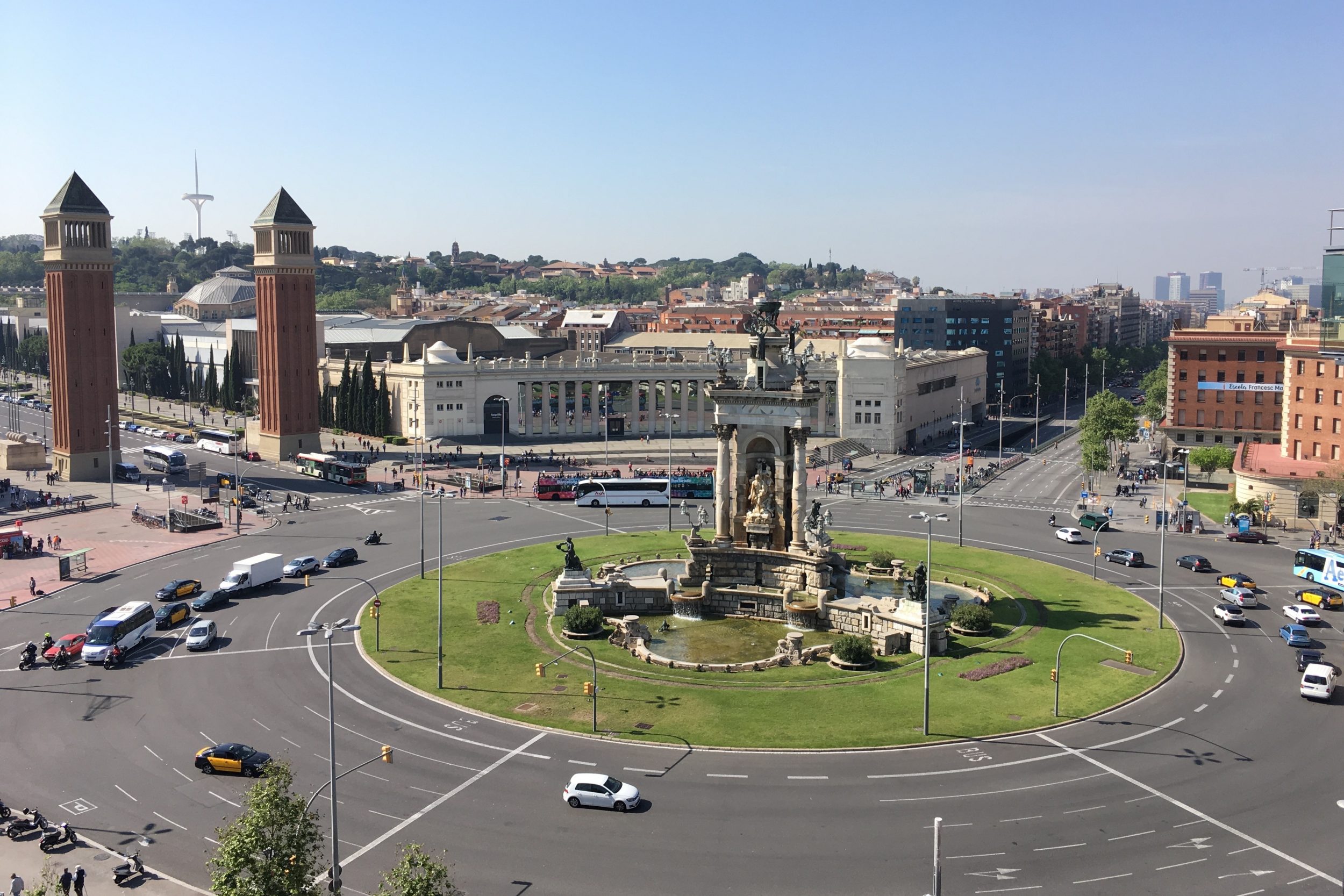 Uitzicht op Plaça d'Espanya van op het dak van Las Arenas