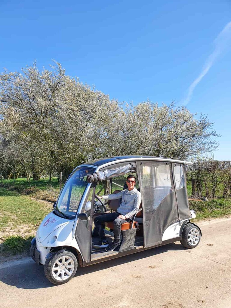 Activiteiten aan Kasteeldomein Alden Biesen : golfwagentje