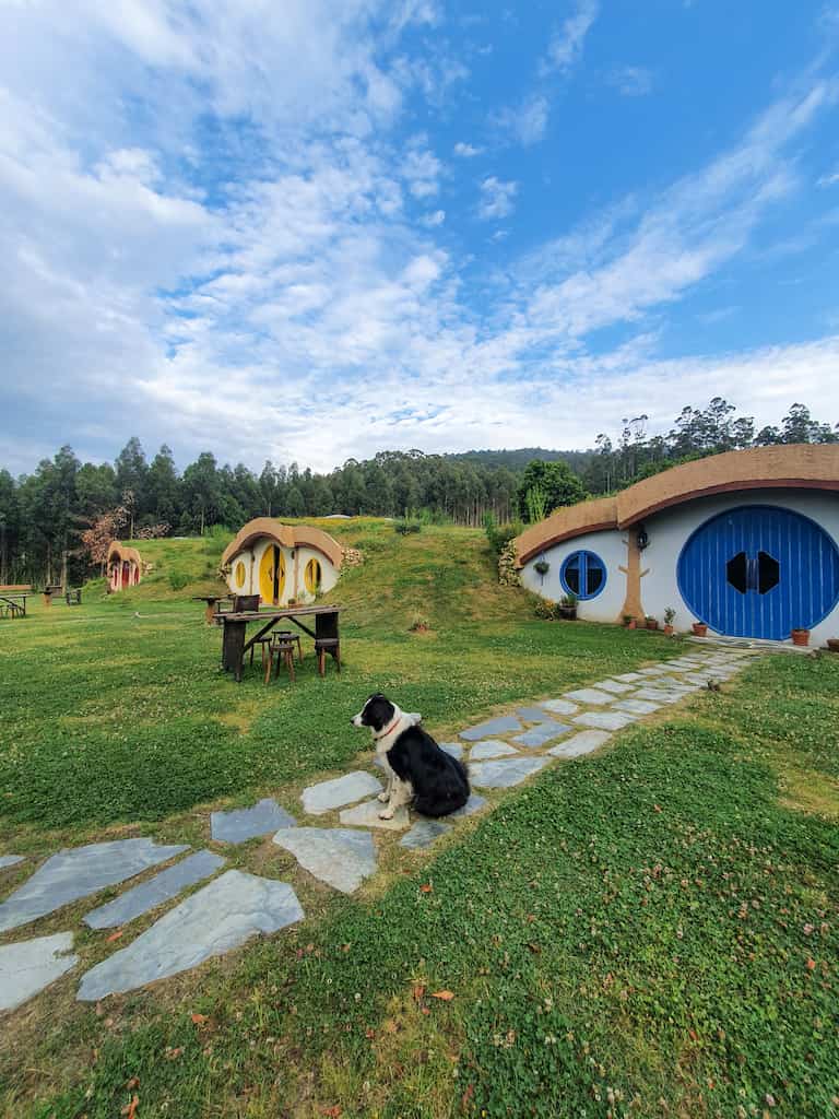 Rondreis Galicië: route + bezienswaardigheden: Hobbithuisjes in Viveiro
