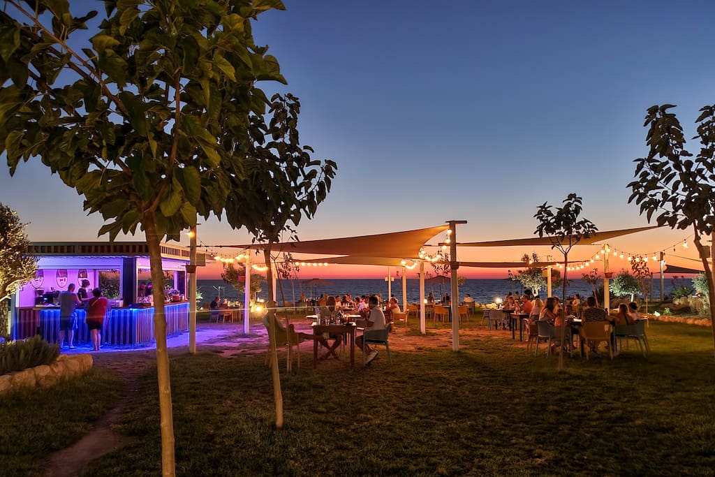 Wat te doen in Cyprus: leuke activiteiten + tips : : Zonsondergang Sentiero by the Sea in Cyprus