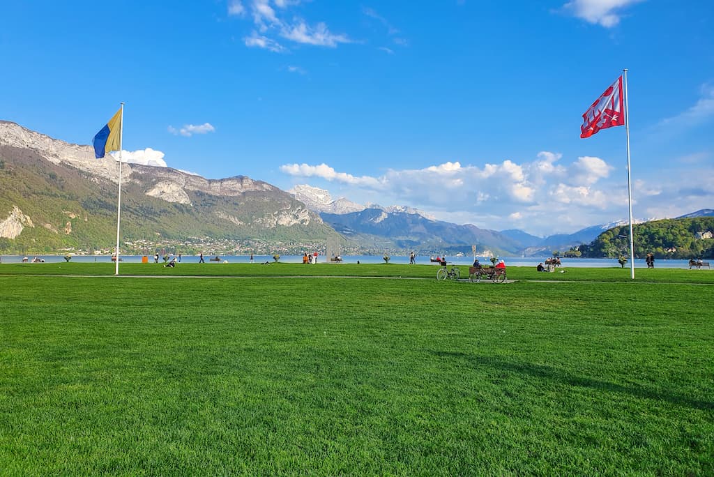 tips voor een vakantie aan het meer van Annecy in Frankrijk: picknick