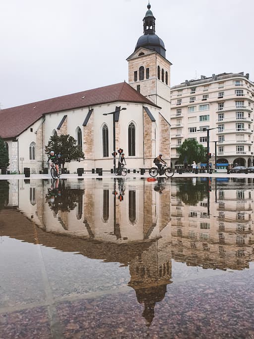 tips voor een vakantie aan het meer van Annecy in Frankrijk: Bezoek de oude stad 