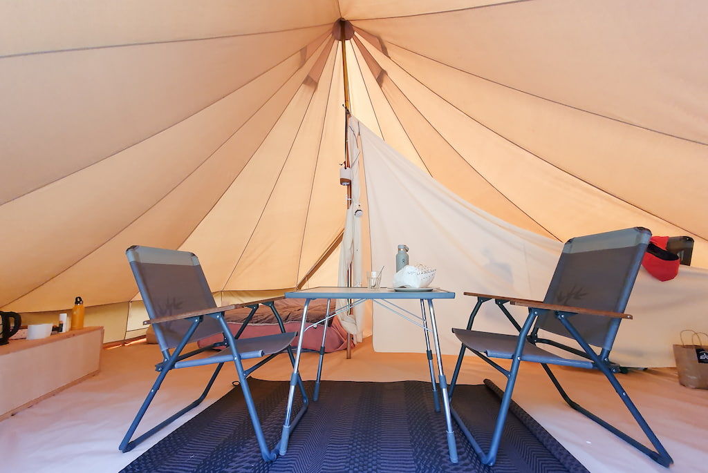 Glamping in de Belgische Ardennen: overnachten in een tipi tent