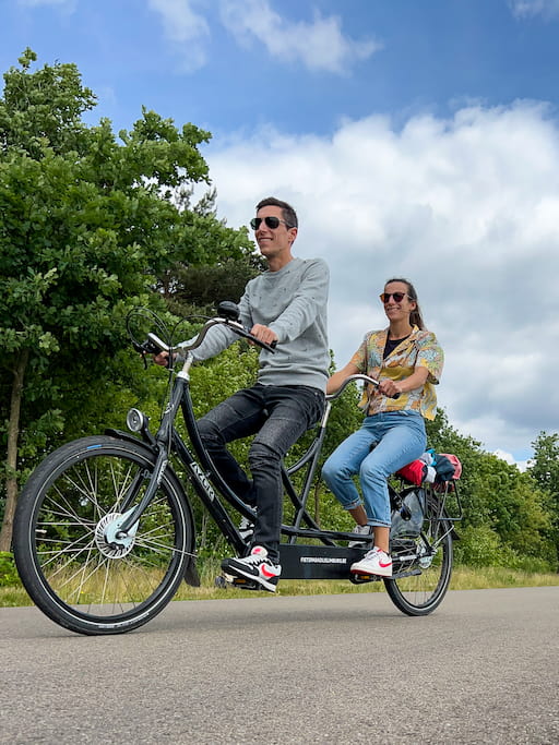 mooiste vakantieparken in België en Nederland: Vakantiepark Molenheide. Fietstocht met tandem in Hasselt