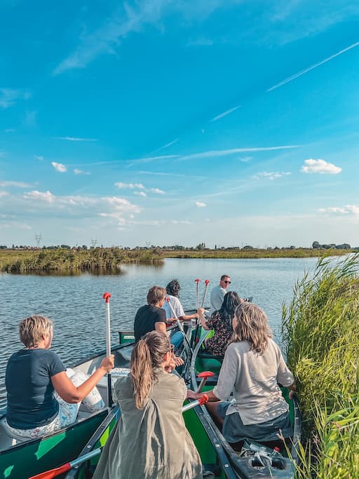 tips duurzaam weekend amsterdam: Kanovaren in Watergang met Wetlands Safari