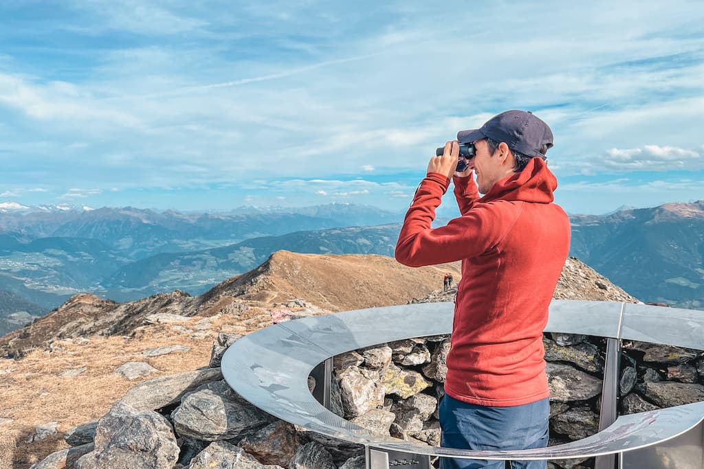 Het Eisacktal/Valle Isarco in Zuid-Tirol tijdens de herfst bezoeken: Königanger