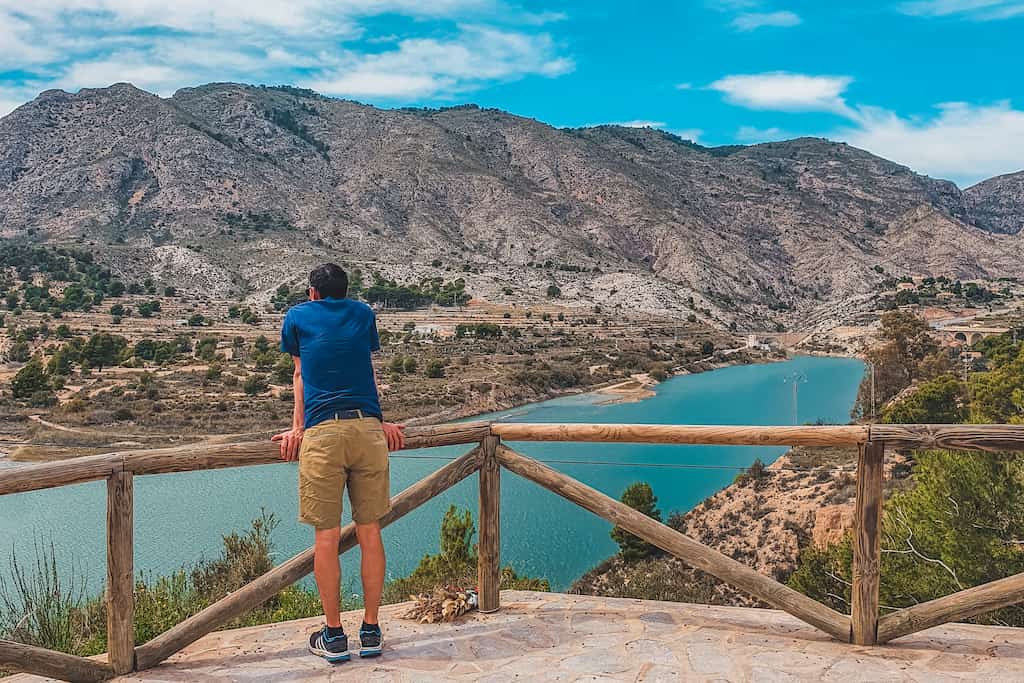 zien en doen in Villajoyosa Spanje + bezienswaardigheden: Stuwmeer Embalse de Amadorio