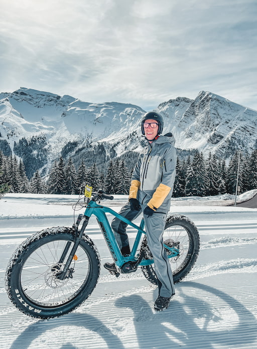 E-Fatbiken in de sneeuw in de Franse Alpen