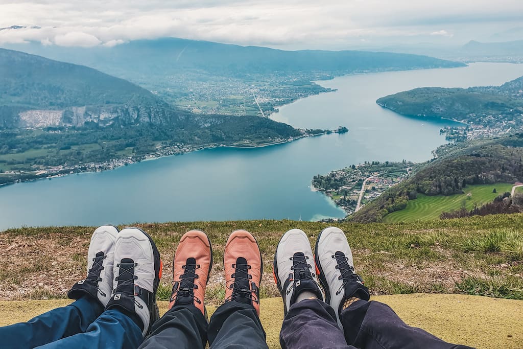 Waterdichte schoenen van Salomon : De beste kleding voor een meerdaagse trektocht 