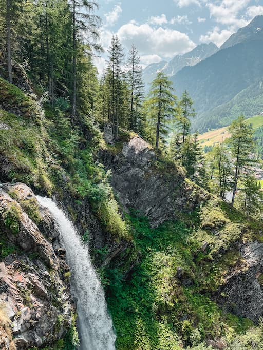 Zomervakantie in het prachtige Kaunertal in Tirol, Oostenrijk: Kaunertal Verpeilschlucht waterval