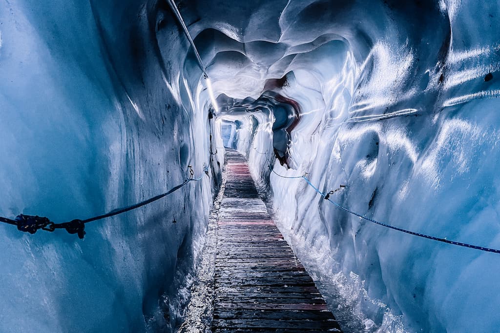 binnenkant van een gletsjerspleet/crevasse in Kaunertal