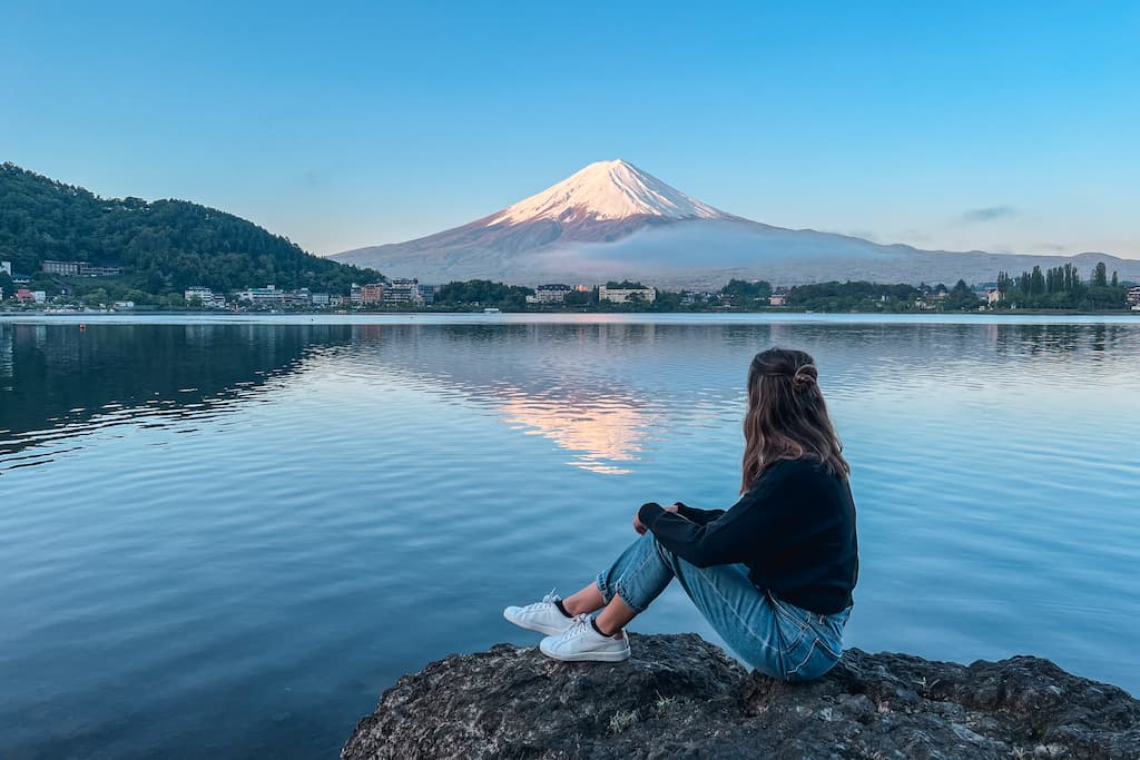 Leuke dingen om te doen aan Lake Kawaguchiko in Japan: Wandelen rond het meer