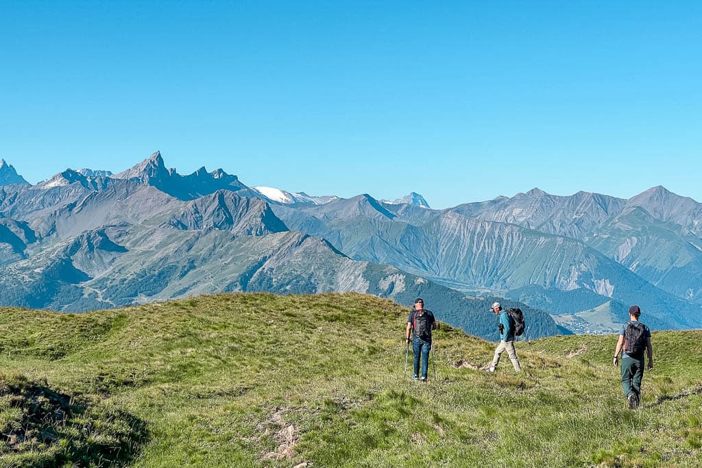 Zomer in de Franse Alpen: ontdek de mooie Belleville-vallei: wandelen in Vallée des Encombres