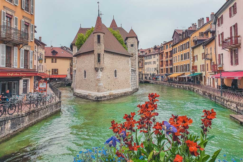 Franse Alpen in de zomer: mooie plekken + wat te doen : annecy