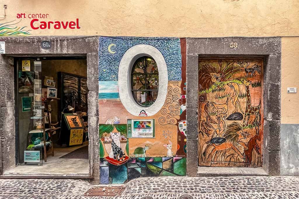 Streetart in Funchal - geschilderde deuren