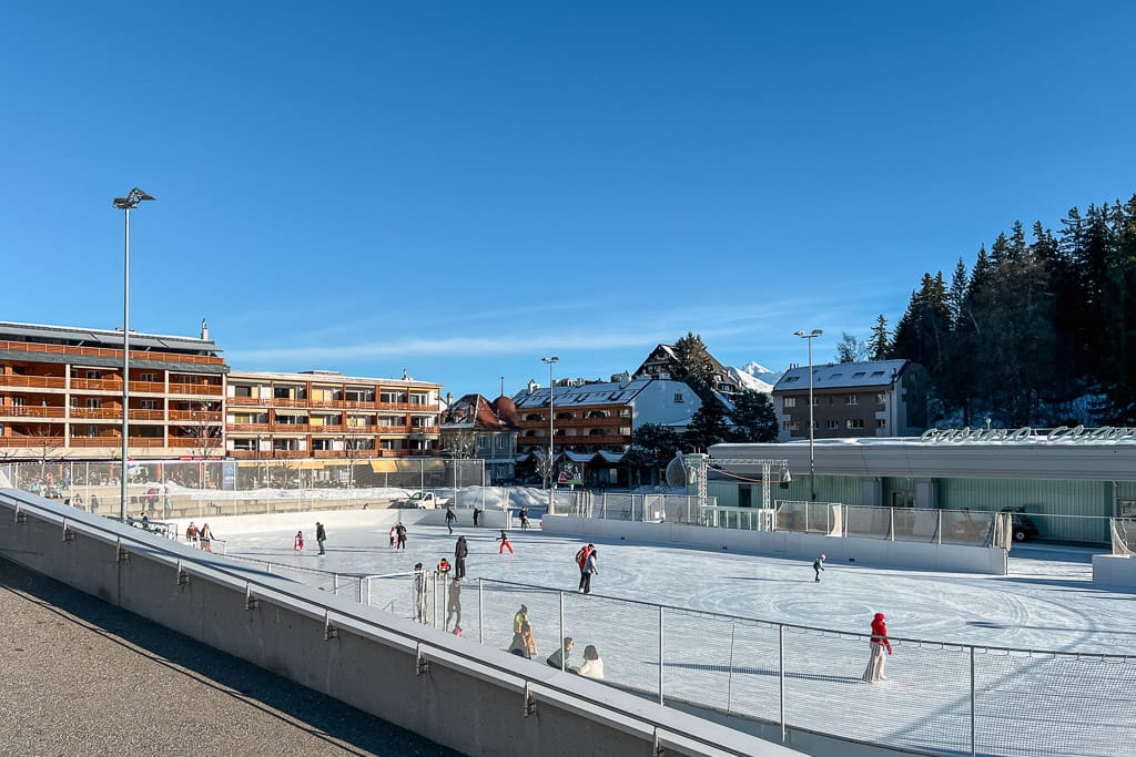 Winter magie in Crans-Montana: skiën en unieke activiteiten: ijsschaatsen
