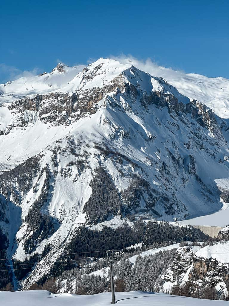 Winter magie in Crans-Montana: skiën en unieke activiteiten