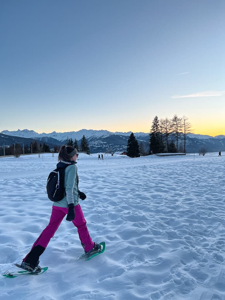 Winter magie in Crans-Montana: skiën en unieke activiteiten: sneeuwschoenwandelen en biatlon