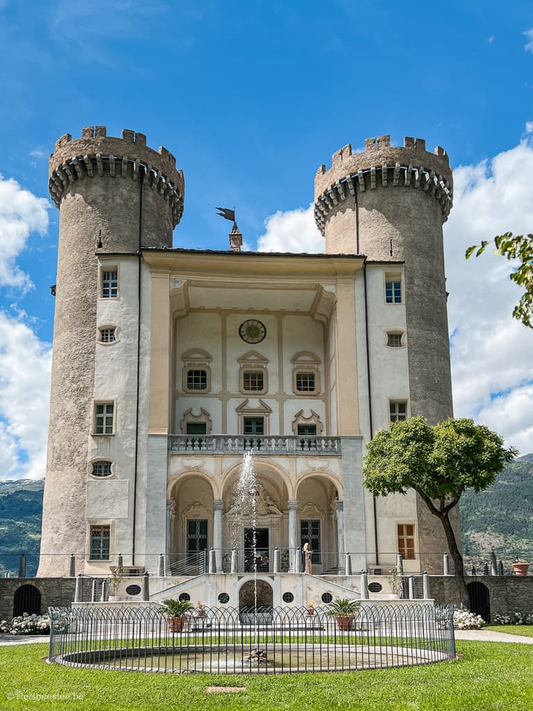 Valle d'Aosta, Italië: 11 tips om te doen in de zomer: kastelen