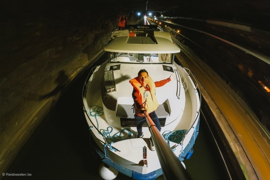 Met de boot door de tunnels van Niderviller