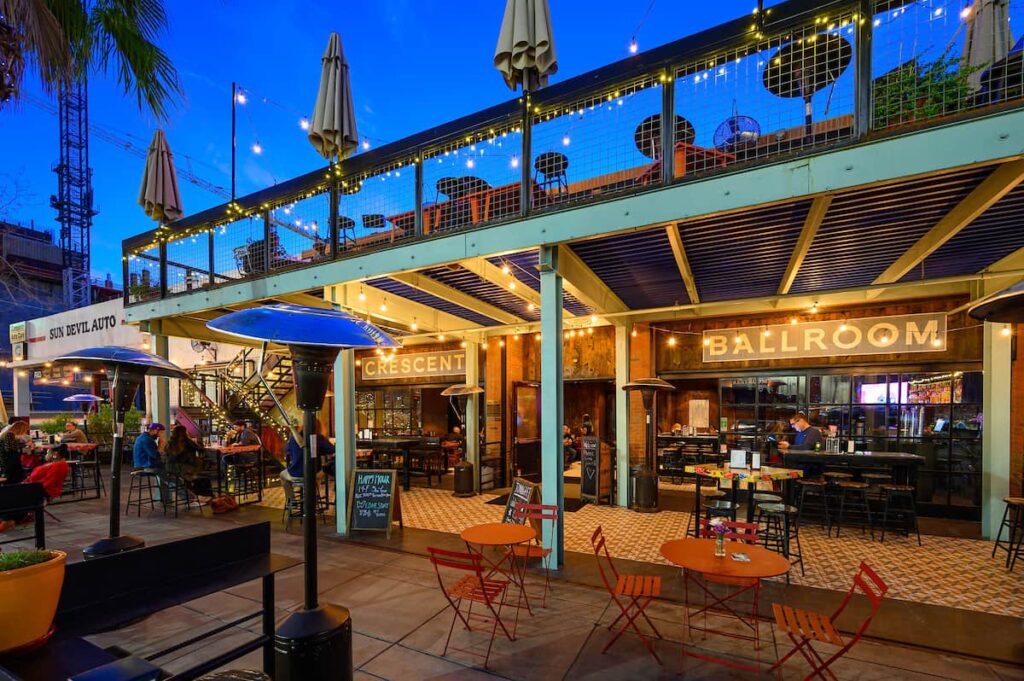 De beste cocktailbars in Phoenix, Arizona: Crescent Ballroom