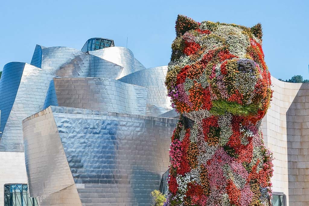 Citytrip Bilbao in Spanje : bezienswaardigheden + wat doen: Guggenheim Museum in Bilbao en bloemenpuppy