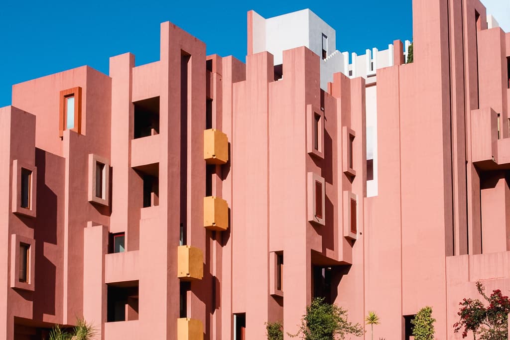 Wat te doen en bezienswaardigheden in de omgeving van Calpe Costa Blanca , Spanje : Overnachten in La Muralla Roja