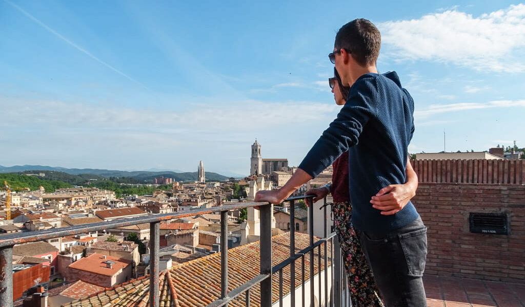 doen in de stad Gerona (Girona), Spanje: wandel over de stadsmuur