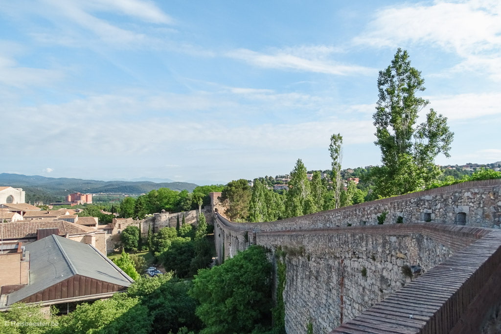 doen in de stad Gerona (Girona), Spanje: wandel over de stadsmuur