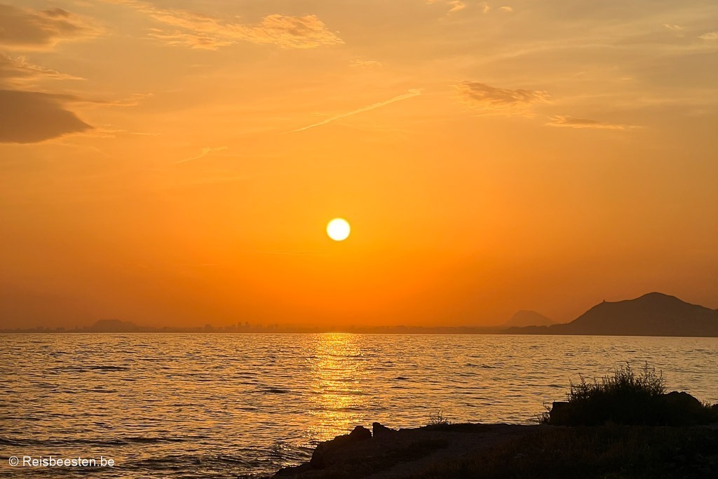 zien en doen in Villajoyosa + bezienswaardigheden: zonsondergang zee Spanje Costa Blanca