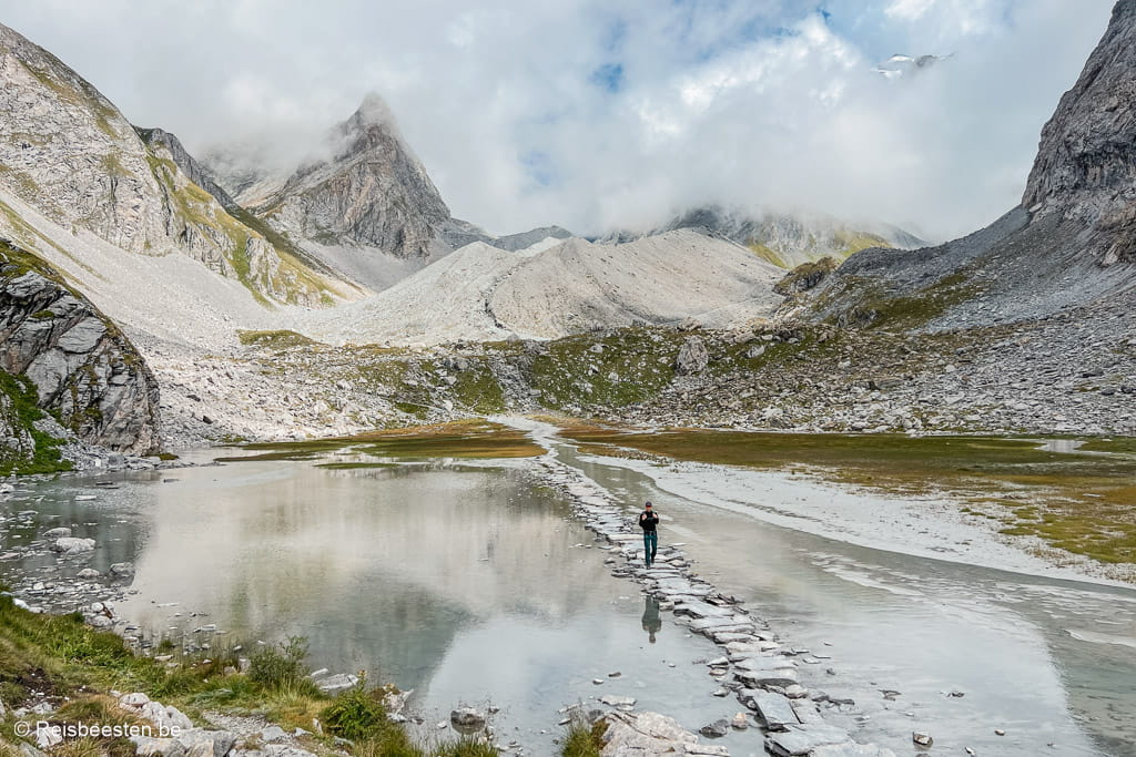 Zomer in Pralognan-la-Vanoise in Frankrijk: wandelen, hutten & via ferrata: wandelroute naar Lac des Vaches in nationaal park Vanoise