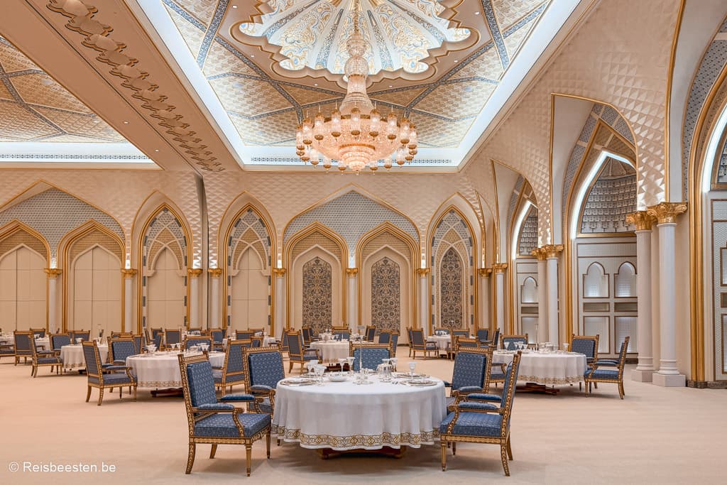bezienswaardigheden in Abu Dhabi (Verenigde Arabische Emiraten) & tips om te doen: Qasr Al Watan