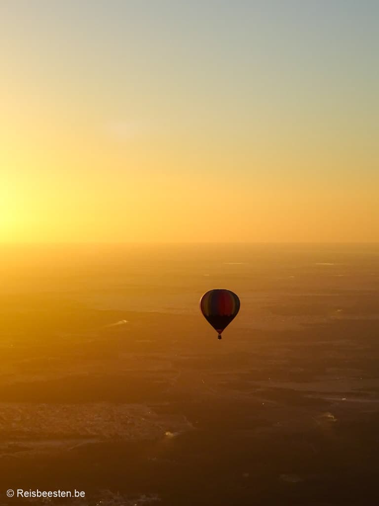 Rondreis Zuid-Tunesië hoogtepunten: Douz zonsondergang heteluchtballon Balloons Event Show