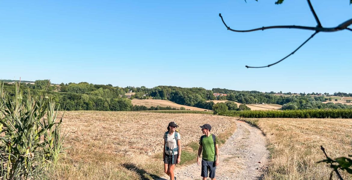 mooiste wandelingen in België: foto van Reisbeesten die aan het wandelen zijn in de Vlaamse Ardennen duo