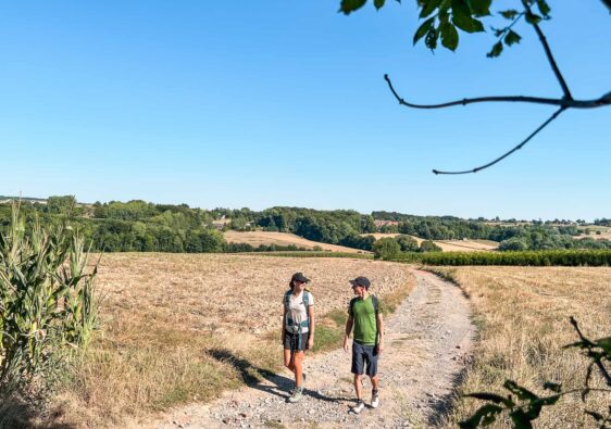 mooiste wandelingen in België: foto van Reisbeesten die aan het wandelen zijn in de Vlaamse Ardennen duo