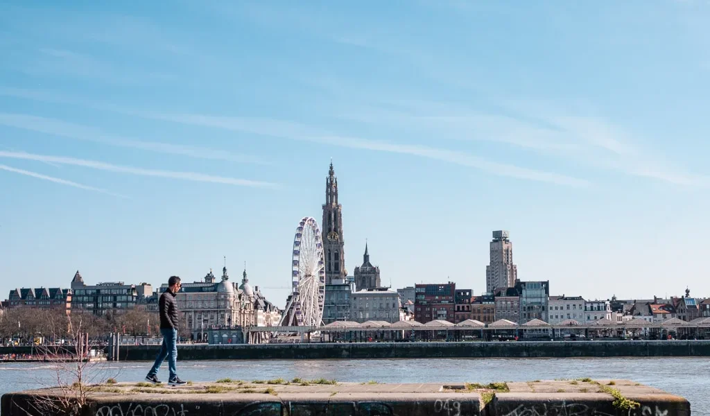 Onze 4-daagse riviercruise van Antwerpen naar Nederland: Skyline Linkeroever
