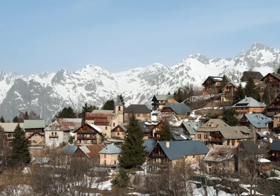 Villard-Reculas: het authentieke geheim van Alpe d'Huez in Frankrijk: uitzicht dorp - header
