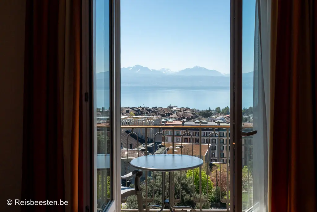 overnachten in Hotel de la Paix. Onze kamer met dit uitzicht