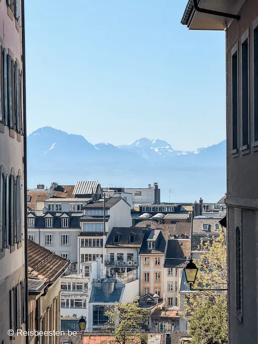 Wat te doen in Lausanne: bezienswaardigheden & tips: uitzicht vanaan de kathedraal