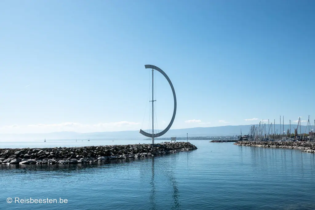 Wat te doen in Lausanne: bezienswaardigheden & tips: Ouchy promenade