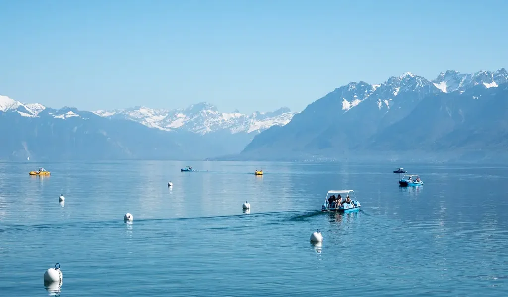 Wat te doen in Lausanne: bezienswaardigheden & tips: Ouchy promenade