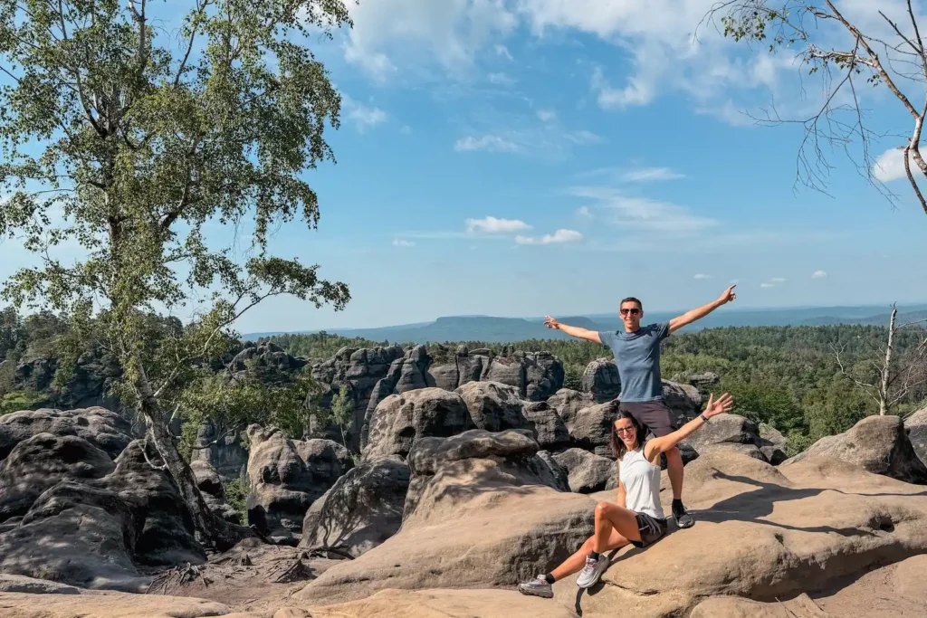 onvergetelijke wandelingen in Saksisch Zwitserland in Duitsland: Reisbeesten op de Carolafelsen viewpoint